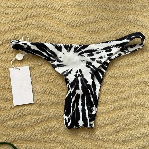 Mikoh Tie-Dye Bottoms, size XL. - Picture 2 of 3